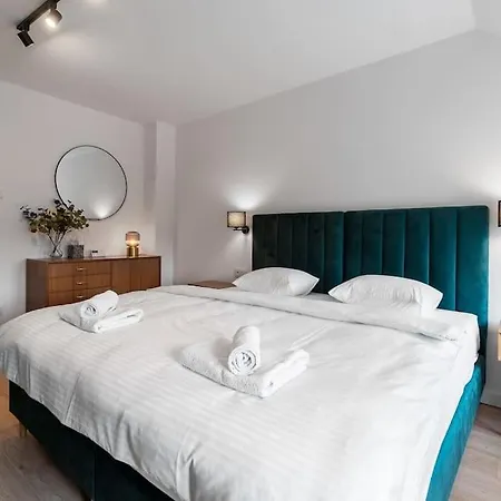 Blick - Waterfront Apartmán