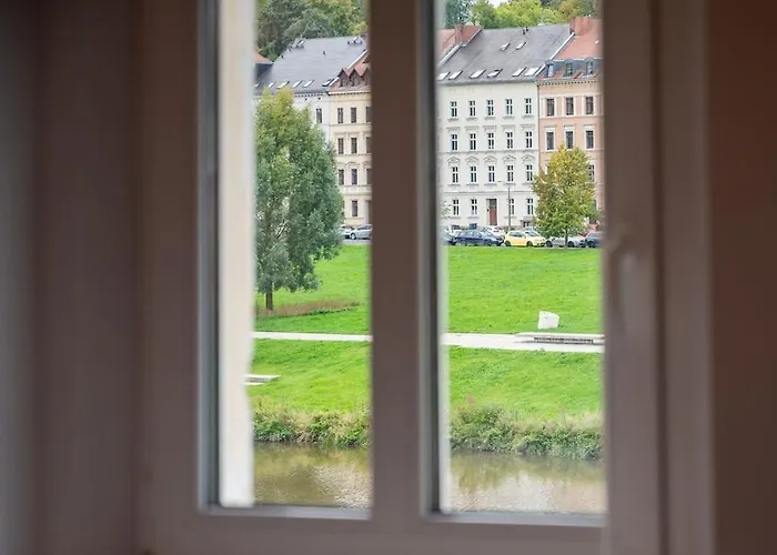 Daire Blick - Waterfront *